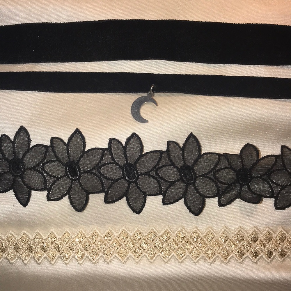 4 Chokers: Black Velvet, Crescent Moon, Lace